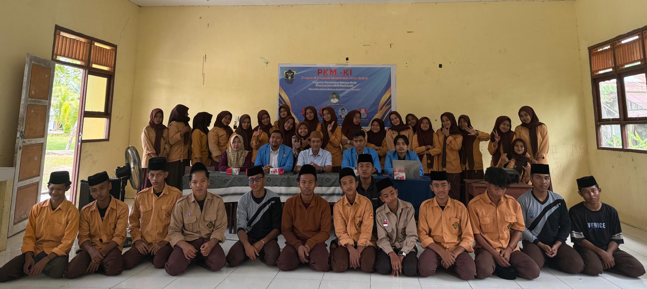 Penguatan Literasi Bahasa Arab untuk Generasi Z, PKM-KI Pascasarjana IAIN Pontianak Hadir di Pesantren Hidayatul Mubtadiin